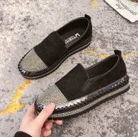 Женские слипоны с блестящим носком фото