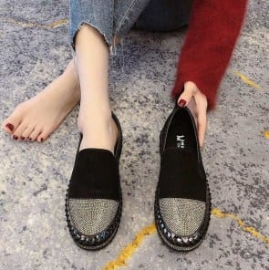 Женские слипоны с блестящим носком фото