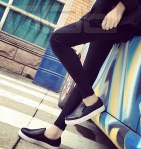 Женские слипоны на низкой белой подошве фото