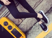 Женские слипоны на низкой белой подошве фото