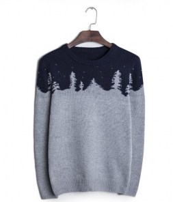 Мужской легкий свитер с лесом в снегу