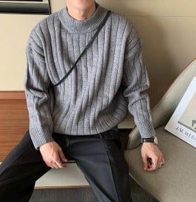 Теплый необычный мужские свитер