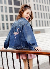 Джинсовая куртка с фламинго