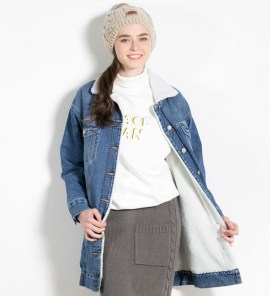 Женская удлиненная теплая джинсовая куртка фото