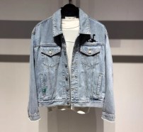 Джинсовая куртка оверсайз с большим рисунком на спине фото