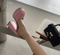 Модные женские туфли - босоножки Мэри Джейн на высоком грубом каблуке фото