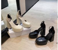 Праздничные женские туфли - босоножки Мэри Джейн на высоком грубом каблуке - черные и молочные фото