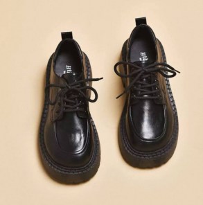 Лоферы женские на платформе черные мат и лак фото