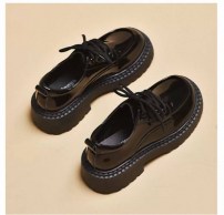 Лоферы женские на платформе черные мат и лак фото