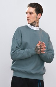 Обычный однотонный свитшот в ярких цветах фото