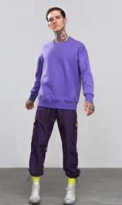 Обычный однотонный свитшот в ярких цветах фото