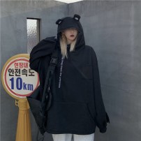 Худи с ушками на капюшоне и лапами лягушки фото