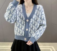 Женский кардиган с V-образным вырезом фото