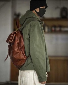 Оригинальная мужская ветровка анорак на завязках болотного цвета фото