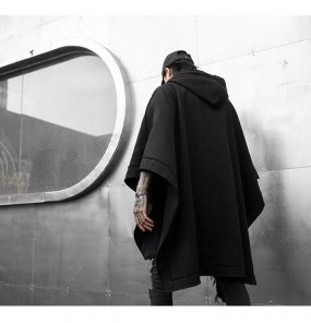 Модная мантия накидка черная с капюшоном - пончо фото