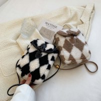 Плюшевая мини сумка для телефона