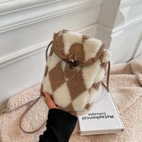 Плюшевая мини сумка для телефона фото