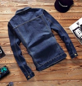 Синяя классическая мужская джинсовая куртка фото