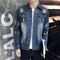 Мужская рваная джинсовая куртка