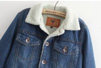 Легкая классическая женская джинсовка с мехом фото