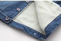 Легкая классическая женская джинсовка с мехом фото