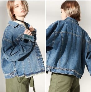 Свободная короткая женская джинсовая куртка фото