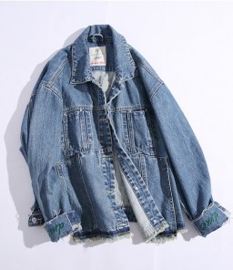 Свободная короткая женская джинсовая куртка фото