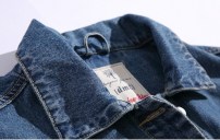 Свободная короткая женская джинсовая куртка фото