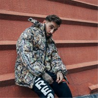 Яркая зимняя огромная дутая куртка фото