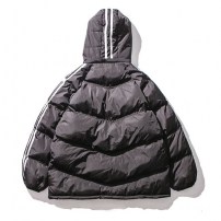 Яркая зимняя огромная дутая куртка фото