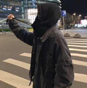 Оверсайз куртка джинсовая с воротником отворотом фото