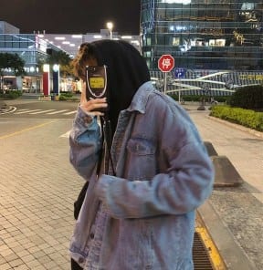 Оверсайз куртка джинсовая с воротником отворотом фото