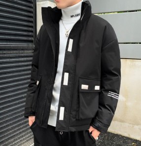 Зимняя куртка мужская однотонная с надписями фото