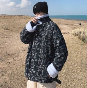 Теплая мужская джинсовая куртка с узорами