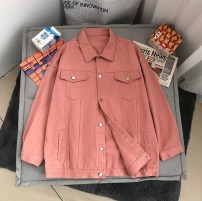 Яркая свободная джинсовка ретро фото