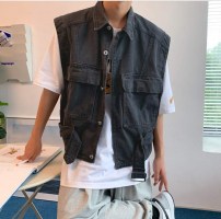 Мужская джинсовая куртка без рукавов фото