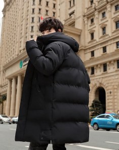 Мужская зимняя классическая куртка пуховик приталенная фото