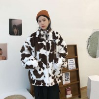 Свободная теплая плюшевая кофта куртка с коровьим принтом фото