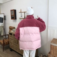 Теплая свободная куртка с плюшевыми вставками фото