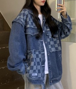 Свободная женская джинсовая куртка в ретро стиле в шахматную клетку - синяя фото