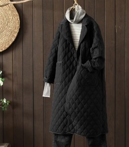 Женское легкое стеганое длинное пальто фото