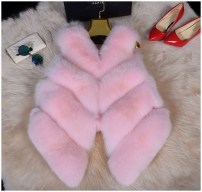 Стильная женская меховая жилетка без капюшона фото