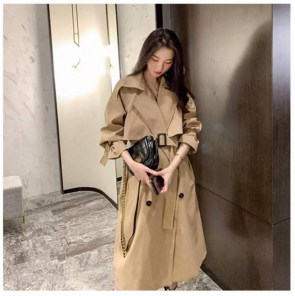 Женский молодежный тренч свободного кроя - черный и бежевый тренчкот фото