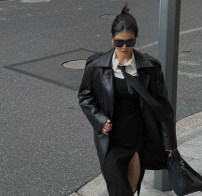 Женский кожаный плащ тренч - свободного кроя фото