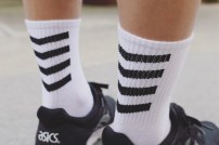 Высокие носки с полосами