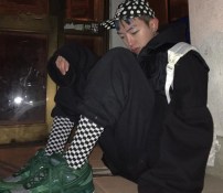 Носки в черно белую клетку фото