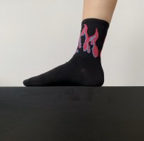 Однотонные носки с огнем фото