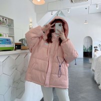 Трендовая короткая свободная женская куртка фото