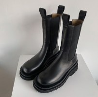 Женские высокие черные ботинки челси на толстой подошве фото