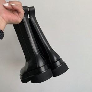 Женские высокие черные ботинки челси на толстой подошве фото